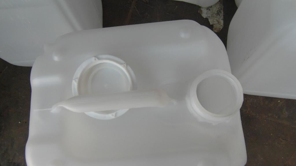 jerry cans 10 liter, 150 liter of meer, Ophalen, Zo goed als nieuw, Kunststof