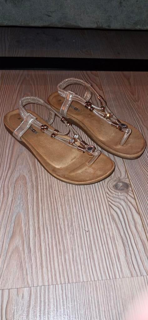 Dames slippers zo goed als nieuw maat 36, Slippers, Blue Box, Ophalen of Verzenden, Zo goed als nieuw