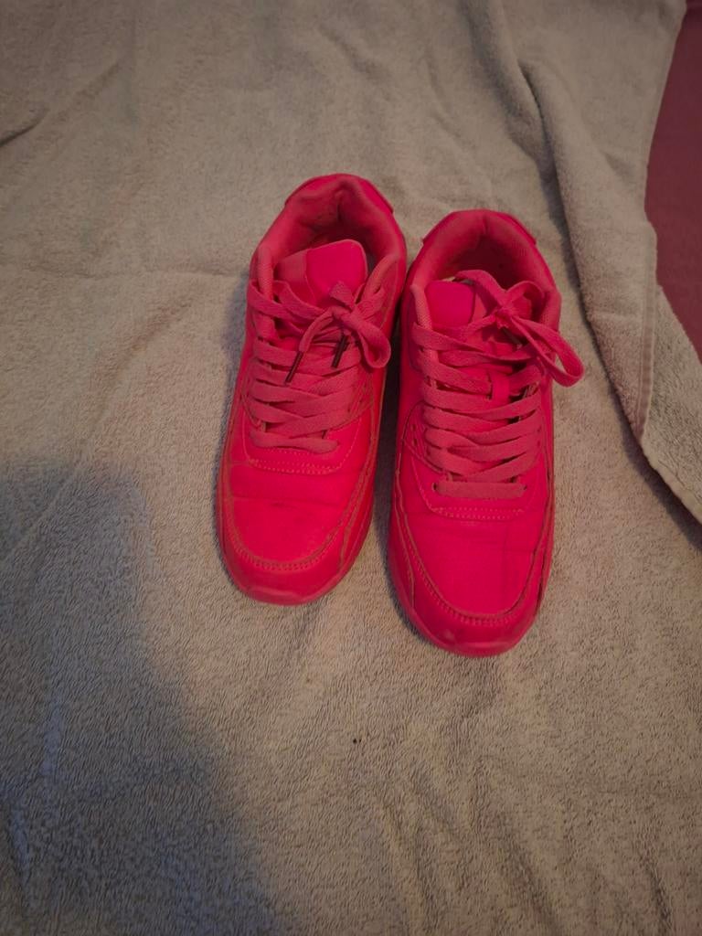 Knalroze merkloze  schoenen maat 37, Ophalen of Verzenden, Zo goed als nieuw, Sneakers of Gympen
