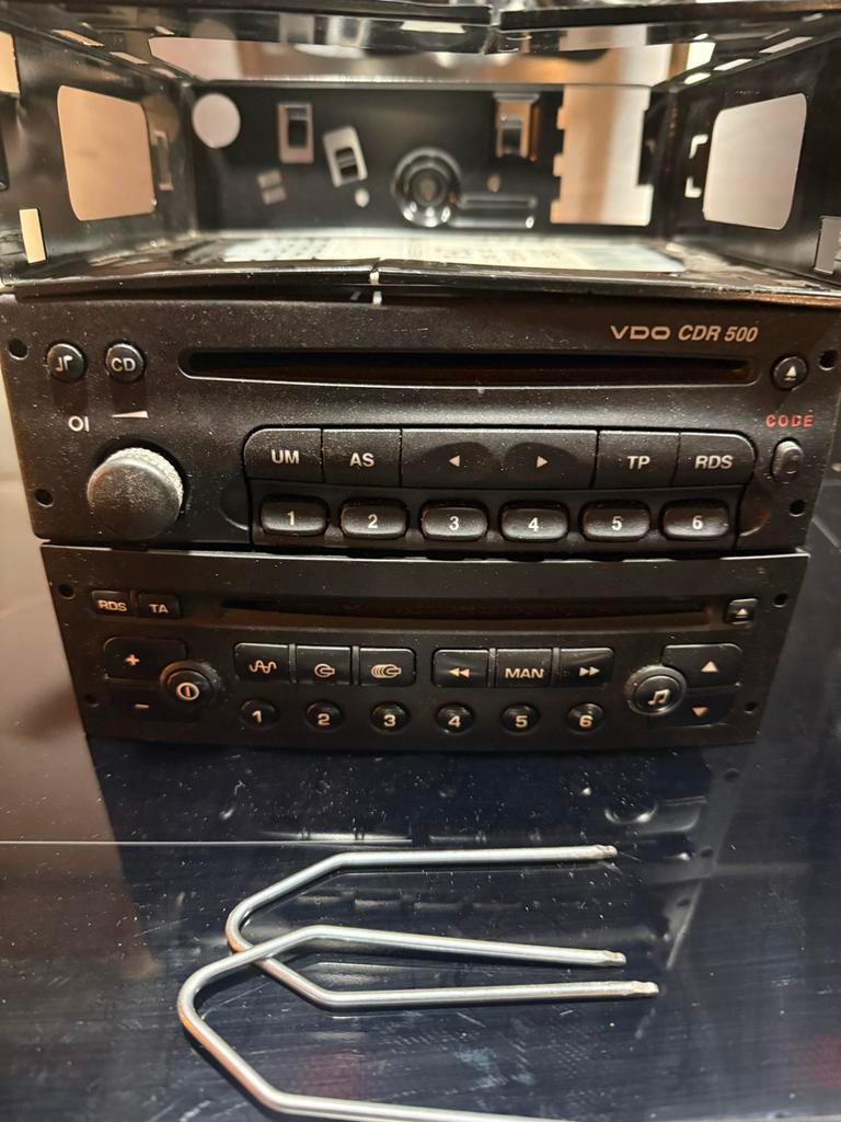 VDO CDR 500 Autoradio voor Opel/Peugeot, Auto diversen, Ophalen of Verzenden, Gebruikt