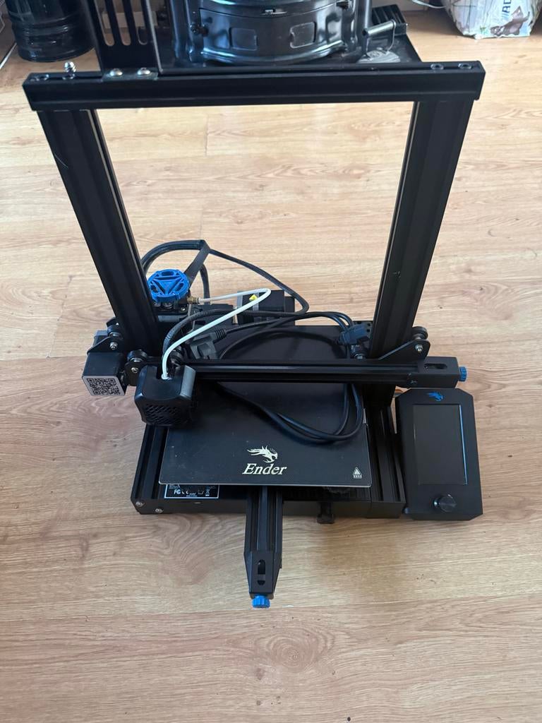 Creality Ender 3 V2 3D-printer (werkend, met rol filament), Computers en Software, 3D Printers, Ophalen, Zo goed als nieuw