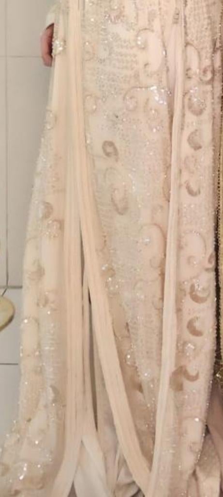 Mooie  takchita maat s/m te HUUR, Ophalen