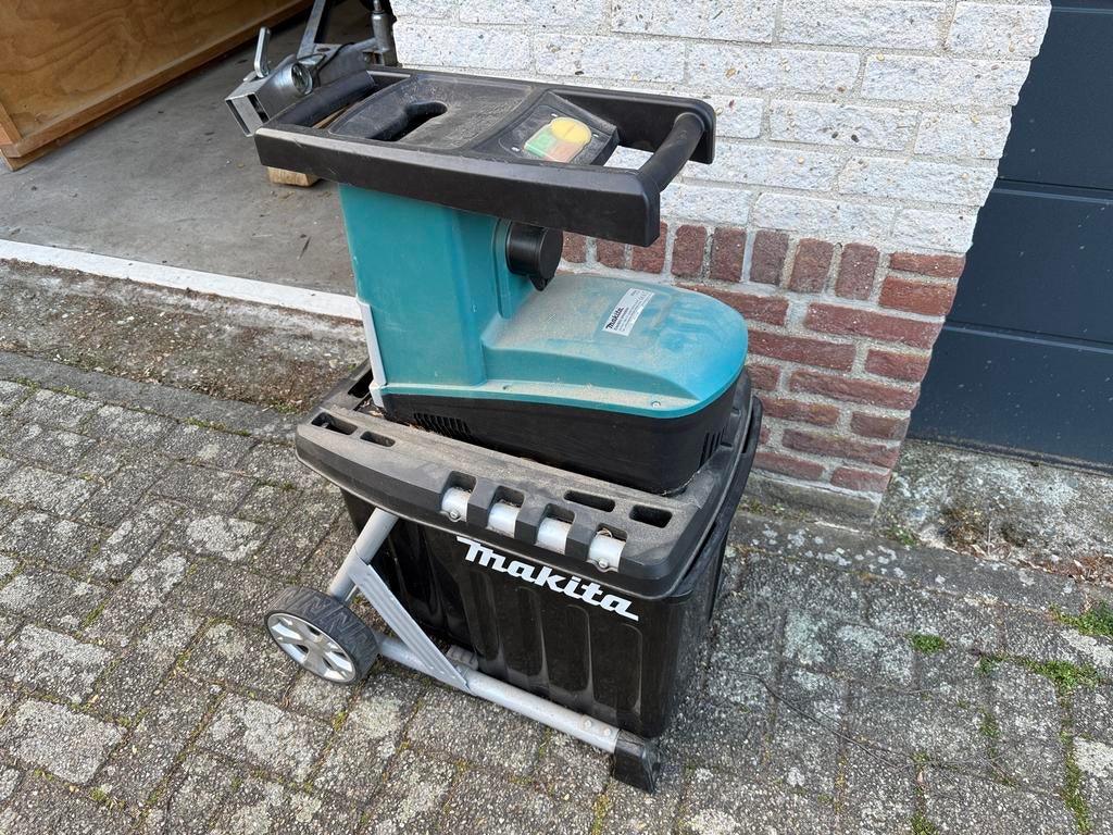 Makita UD2500 Hakselaar - Elektrisch, 2500W met opvangbak, Tuin en Terras, Hakselaars, Ophalen, Gebruikt, Elektrisch, Met opvangbak