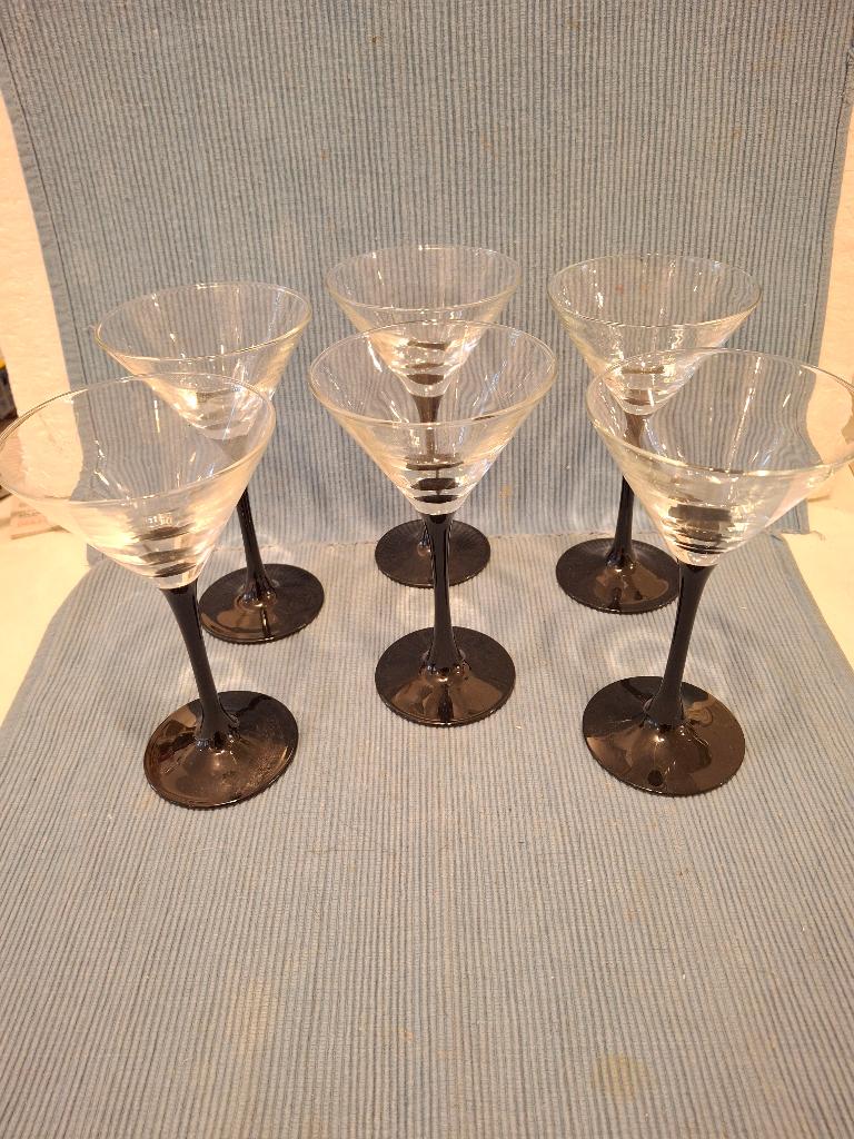 Luminarc France - 4 cocktailglazen met zwarte voet / steel, Ophalen of Verzenden