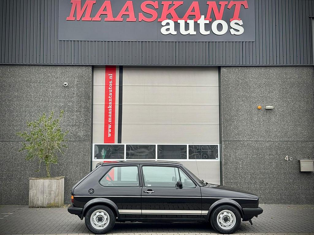 Volkswagen Golf 1.6 GTI / MK1 / 5-bak / 1981 / Unique condit, Stof, Gebruikt, 4 cilinders, Zwart