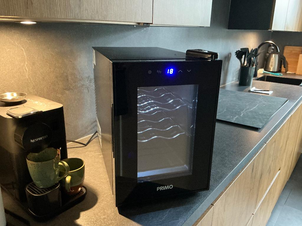 Wijnkastje, Huis en Inrichting, Woonaccessoires | Wijnrekken, Ophalen, Zo goed als nieuw, Minder dan 50 cm, 5 tot 15 flessen