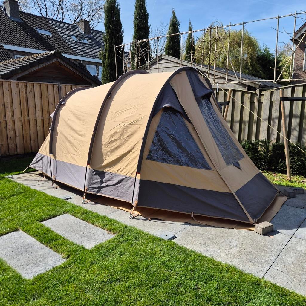Vrijbuiter Spruce Basic 260 Tunneltent in nieuwstaat, Ophalen, Gebruikt, Tot en met 3
