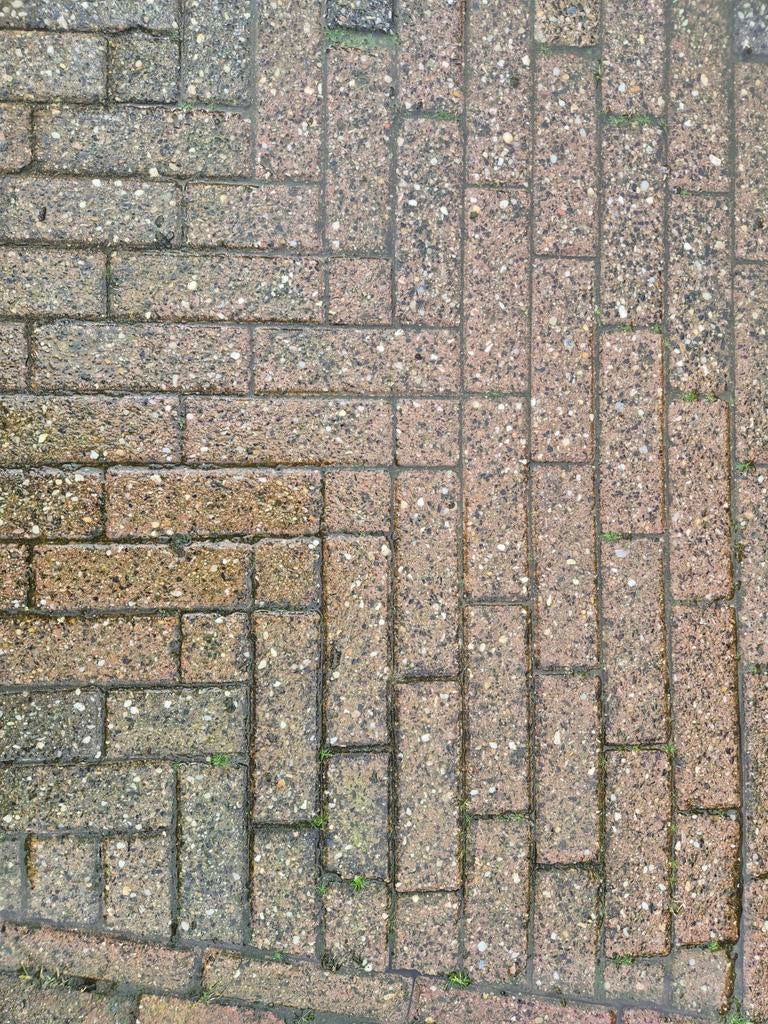 GRATIS af te halen betonnen klinkers, Ophalen, Gebruikt, Beton, Klinkers