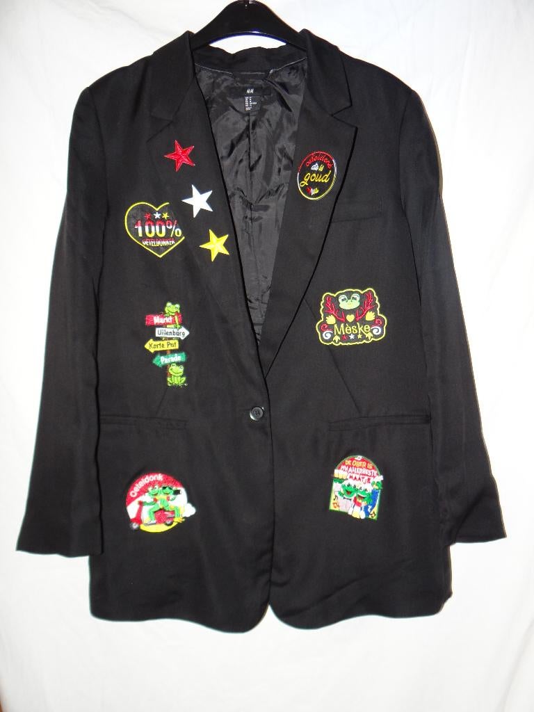 Leuk zwart OETELDONK/DEN BOSCH jas met emblemen (10), Ophalen, Carnaval, Maat 42/44 (L), Zo goed als nieuw