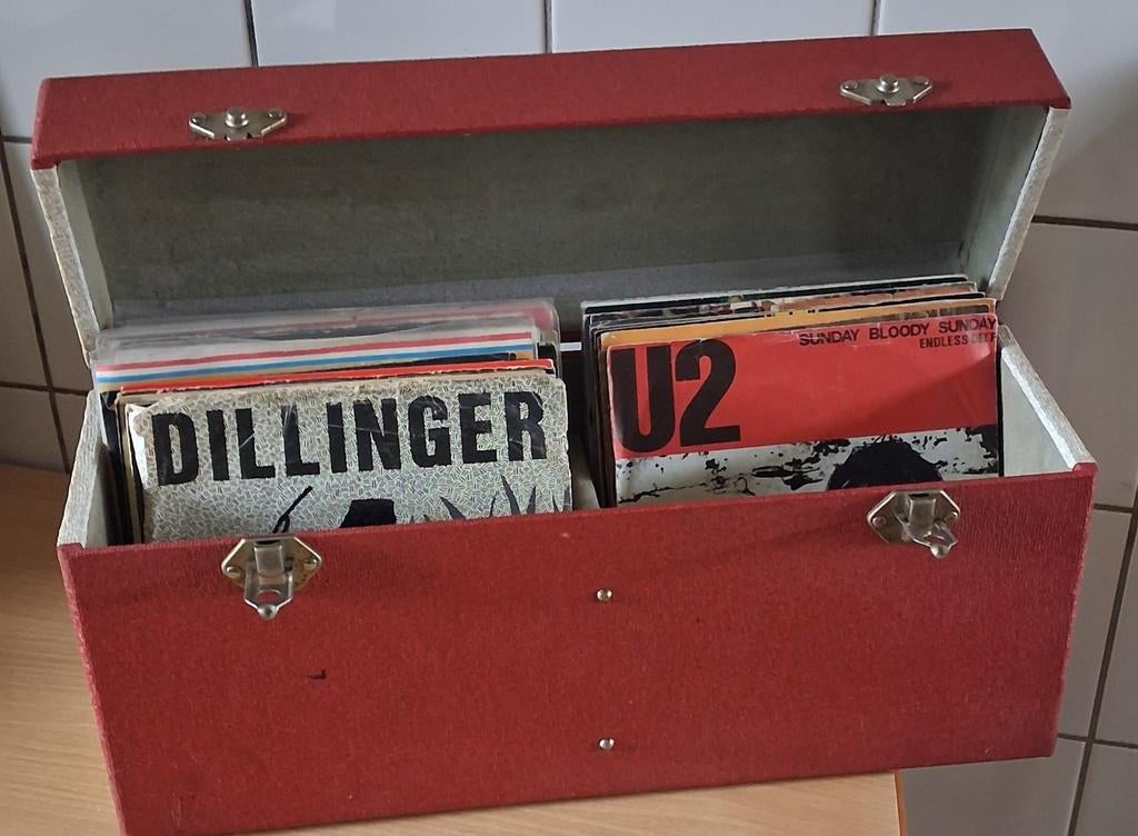 Vinyl single koffer. 2 compartimenten. Ca '50/'70., Ophalen, Gebruikt, Pop, Single