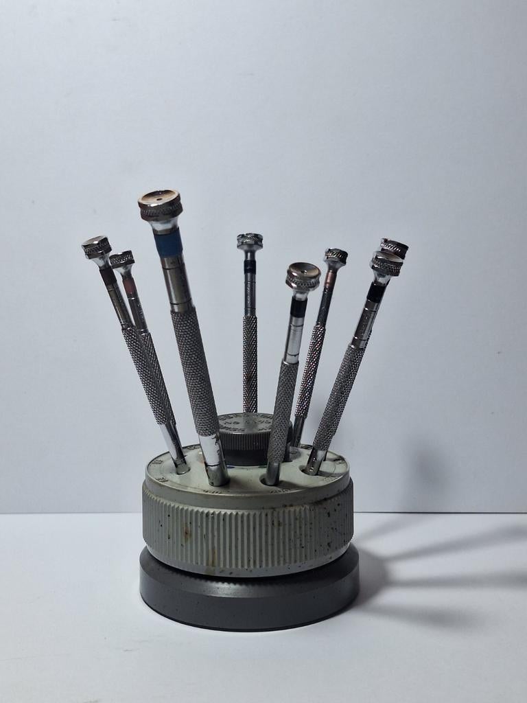 Zwitserse preciese schroevendraaiers in Bergeon 5970 sokkel, Ophalen of Verzenden