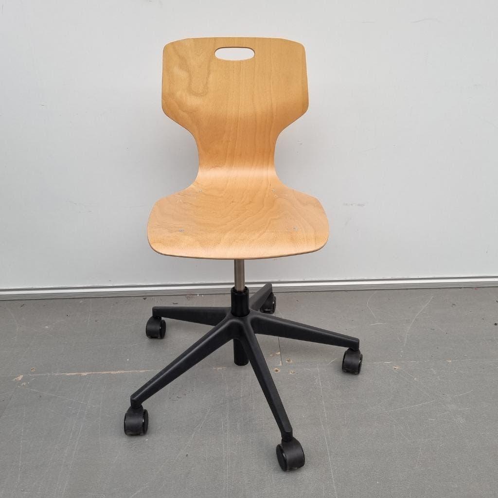 partij 100 stuks houten werkstoelen - bureaustoelen  stoelen