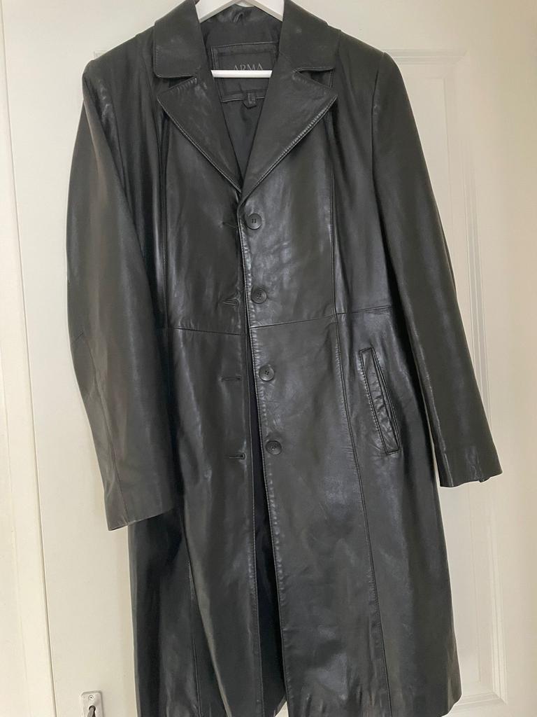 Zwarte lange Arma leren jas maat 40, Ophalen of Verzenden, Zo goed als nieuw, Maat 38/40 (M), Zwart