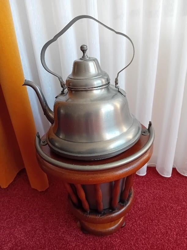 tiel RIO waterketel op houten kolenbak, Antiek en Kunst, Ophalen