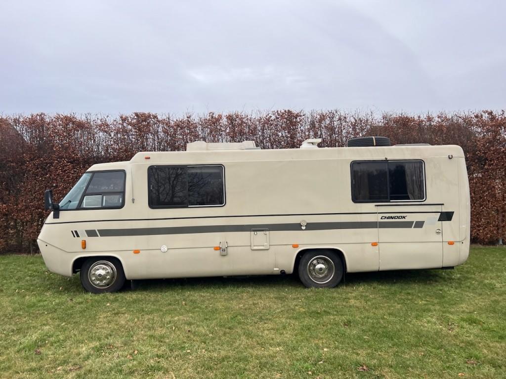 Gmc USA CAMPER V8 ASTROLINER 1980 REFURBISHED CAR LOADER #be, Avenue de l'Europe 2, 1640 Rhode-Saint-Genèse, Belgium, Benzine