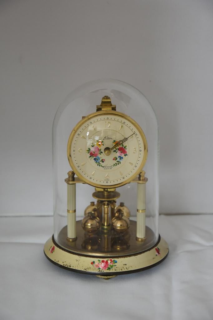 Tafelklok 60’s Lancel Paris “Kern” met glazenstolp, Ophalen of Verzenden, Zo goed als nieuw, Analoog, Wekker of Tafelklok