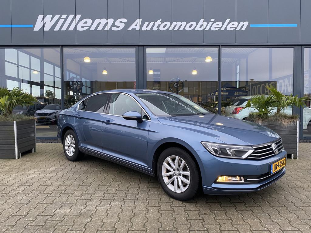 Volkswagen Passat 1.4 TSI ACT Highline Navigatie, ErgoComfor, Voorwielaandrijving, Gebruikt, 4 cilinders, Blauw
