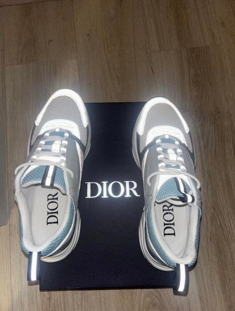 Dior b22, Ophalen of Verzenden