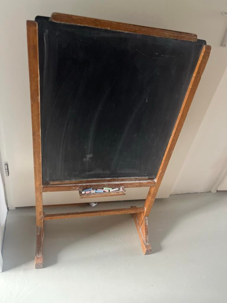 Vintage kind schoolbord met wisser en krijtjes, Ophalen, Krijtbord