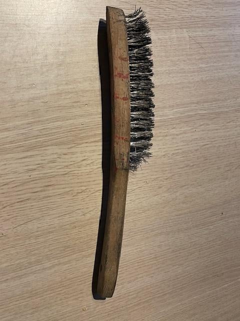 Nr.329: Staalborstel 3 rijen, Ophalen of Verzenden, Zo goed als nieuw