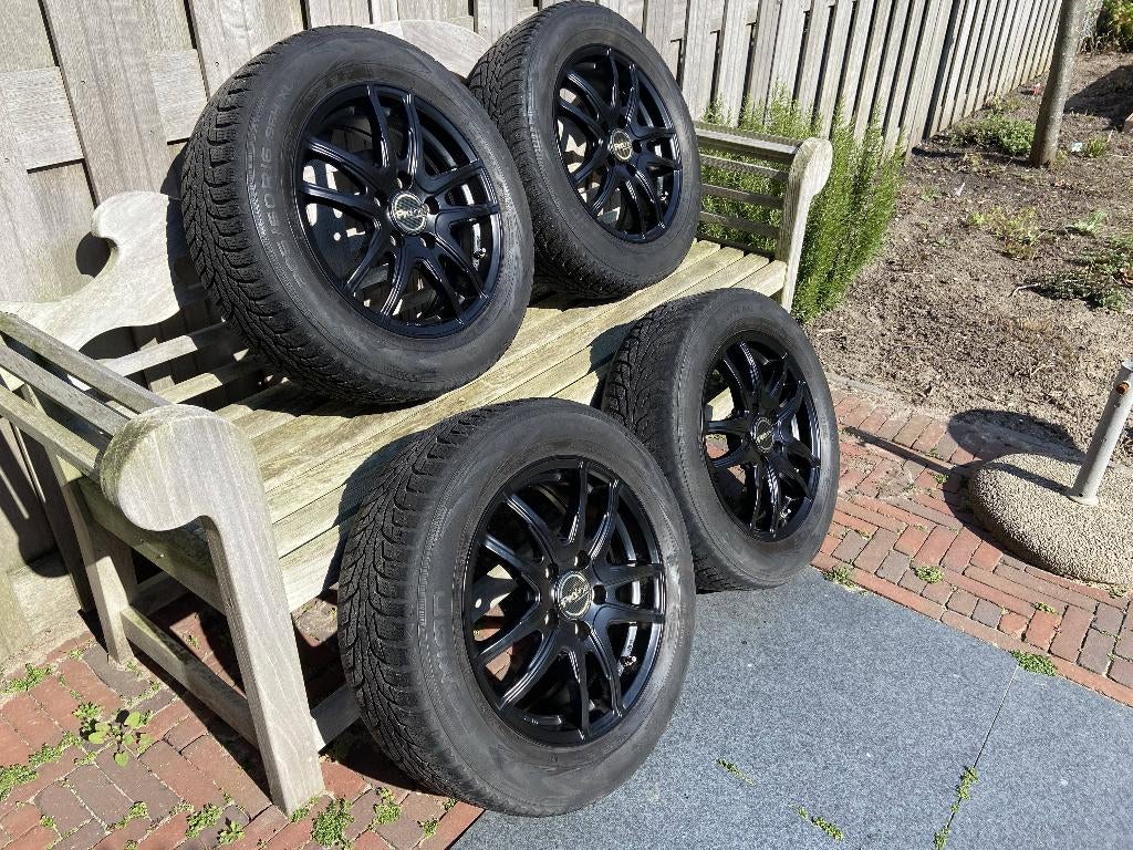 Zwarte ProLineWheels velgen + Nokian winterbanden 205/60 R16, Ophalen, Gebruikt, 16 inch, Banden en Velgen