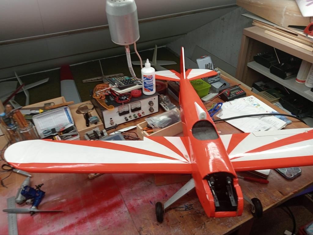 Laagdekker RC vliegtuig met OS MAX LA40 motor, Hobby en Vrije tijd, Ophalen, Zo goed als nieuw, Nitro