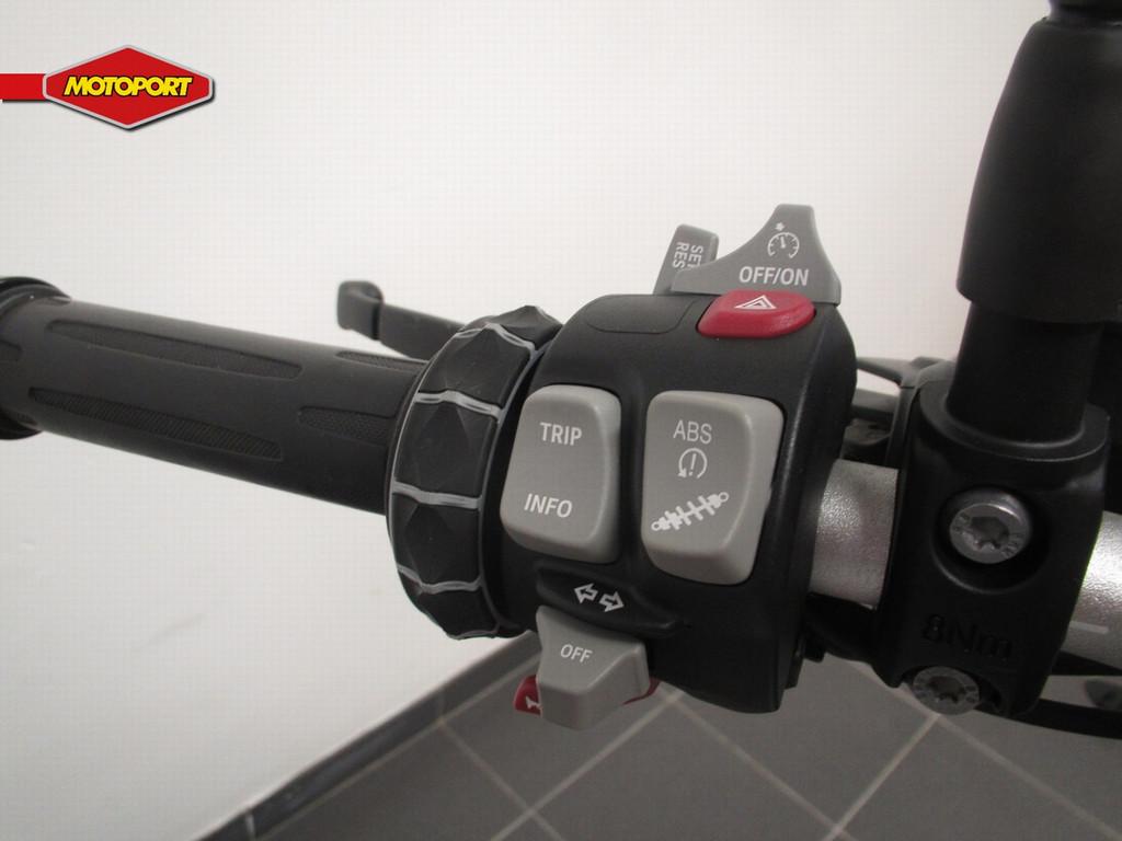 BMW R 1200 R (bj 2016) - foto 3