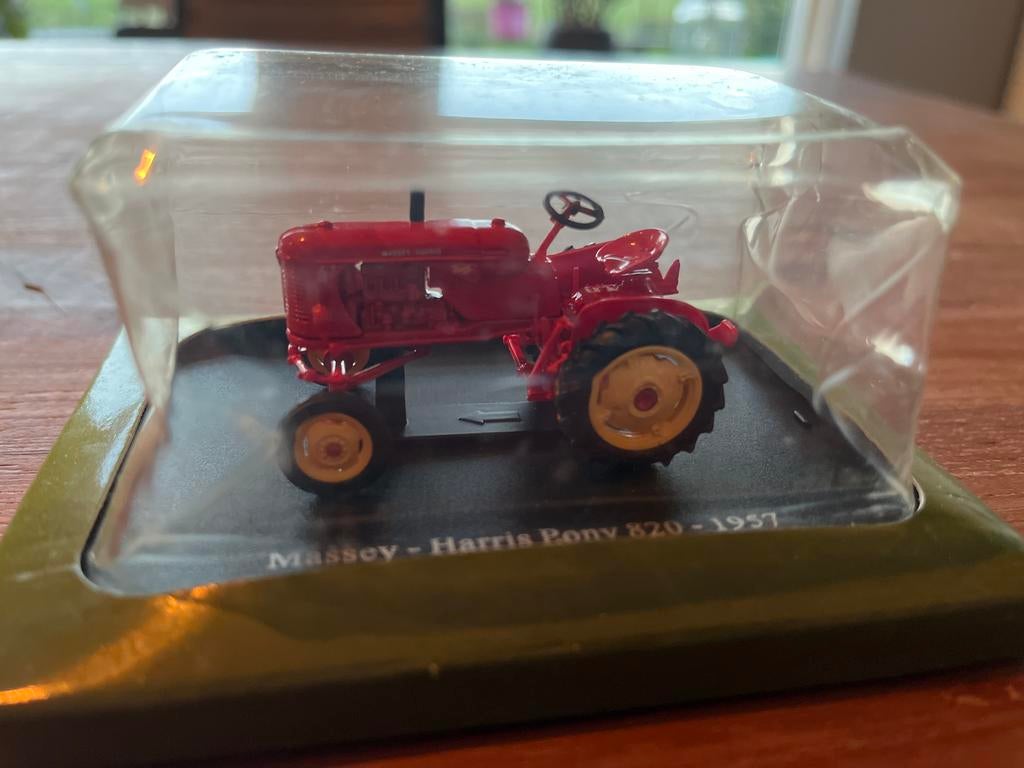 Massey-Harris Pony 820 - 1957 modelbouw tractor, Ophalen of Verzenden, Zo goed als nieuw, Overige typen, Overige merken