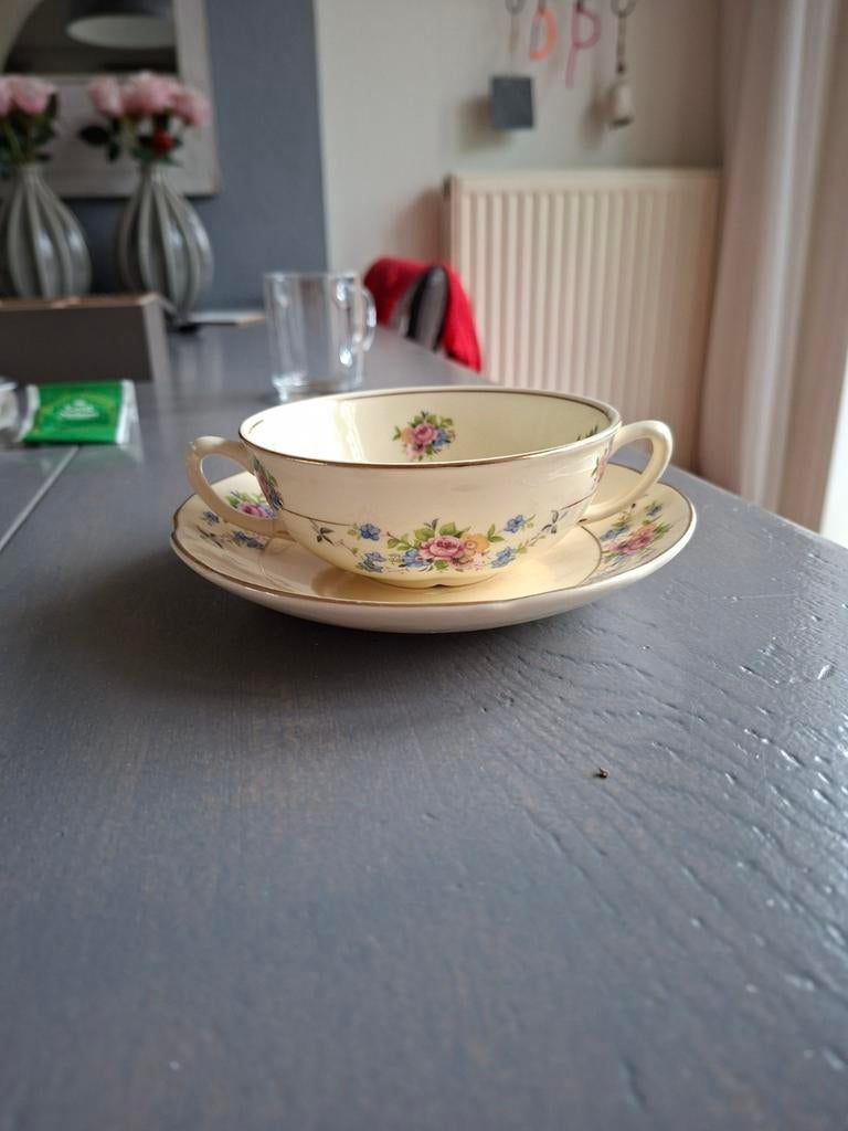 Antieke Soepkom met Schotel - Gouda Plateelbakkerij, Ophalen of Verzenden, Zo goed als nieuw, Overige stijlen, Kop(pen) en/of Schotel(s)