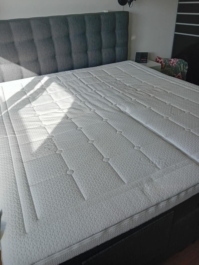 Split topper 180 bij 200. 2.5 jaar oud ivm nieuw koop bed, Ophalen of Verzenden, Zo goed als nieuw, Tweepersoons, 180 cm