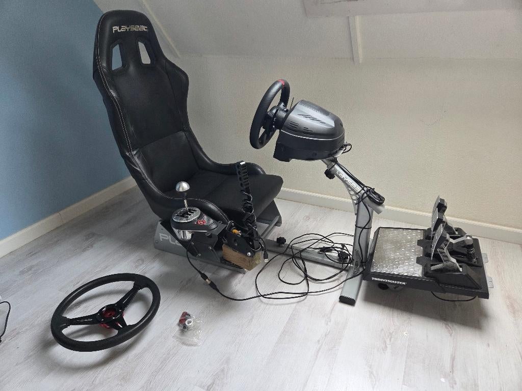 Complete Playseat F1 simrig - Thrustmaster, Spelcomputers en Games, Spelcomputers | Overige Accessoires, Ophalen, Gebruikt