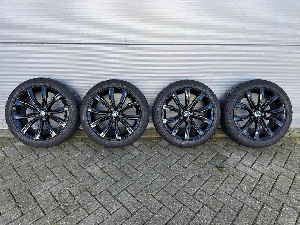 18 inch originele Vw T-Roc velgen allseason banden, Ophalen, 18 inch, Banden en Velgen, Personenwagen