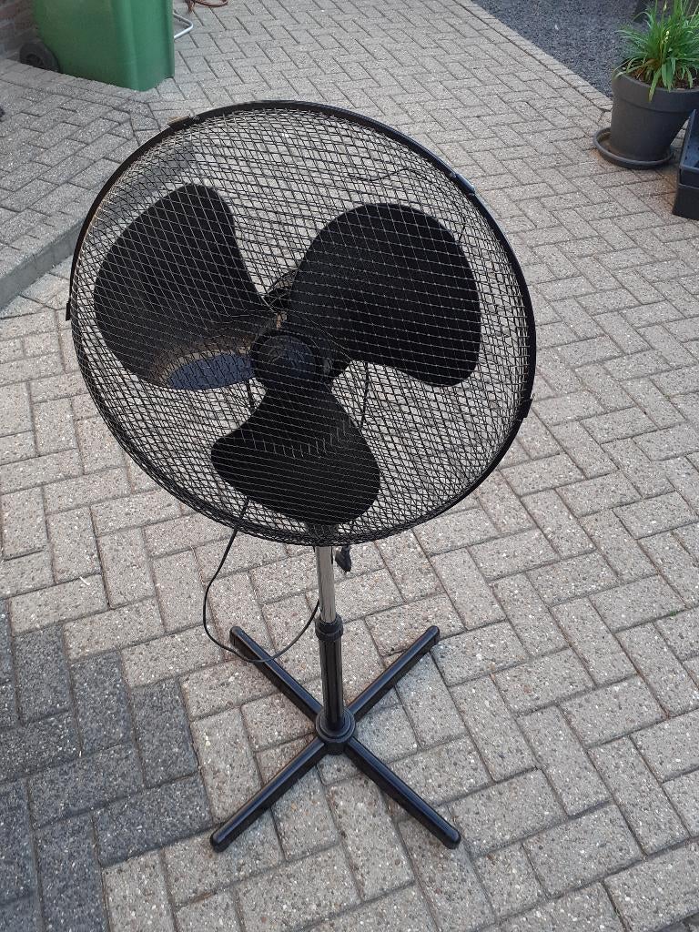 Ventilator op statief, Ophalen, Zo goed als nieuw