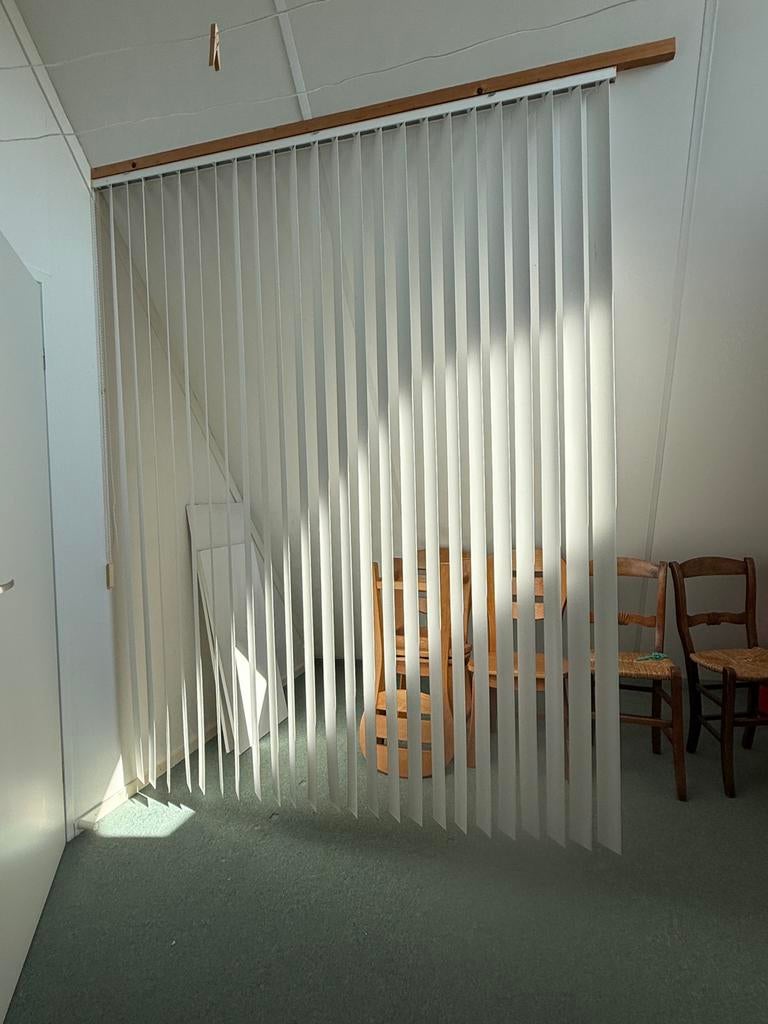 Witte lamellen ca 240 cm hoog en rails van 195 cm breed, Ophalen, Gebruikt, 200 cm of meer, Wit