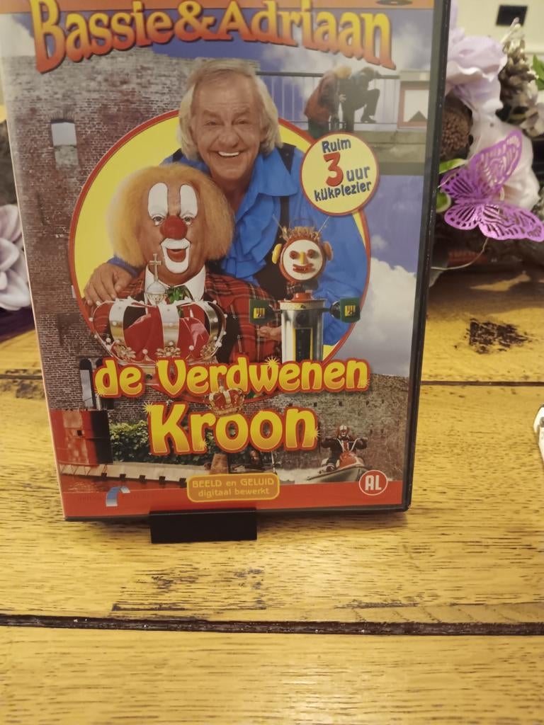 Bassie & Adriaan - De Verdwenen Kroon DVD, Ophalen of Verzenden