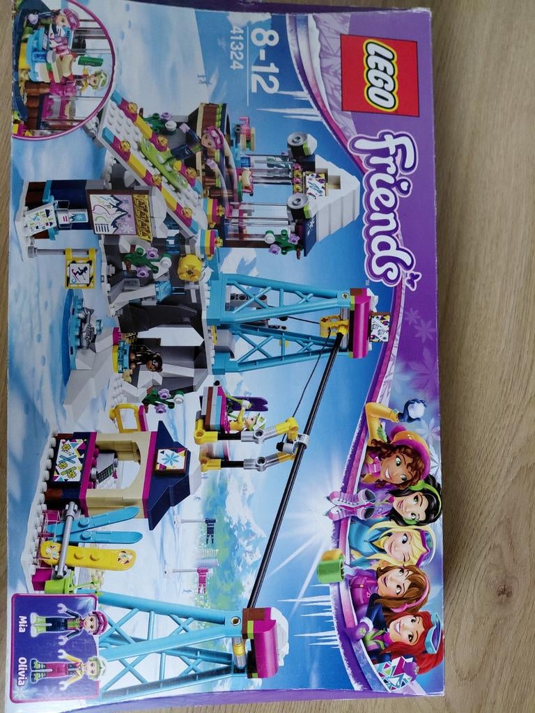 Lego Friends Snow Resort Ski Lift 41324 met boekjes, Ophalen of Verzenden, Zo goed als nieuw, Complete set, Lego