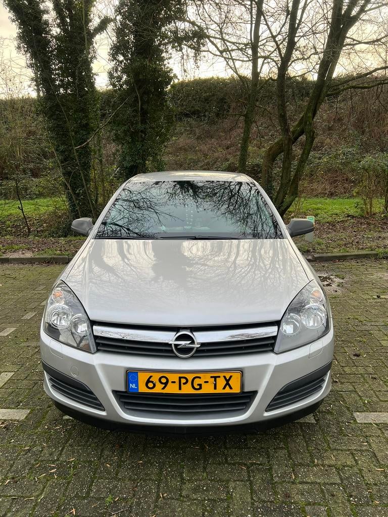 Opel Astra 1.6 16V 5D 77KW 2004 Grijs, Voorwielaandrijving, 15 km/l, 4 cilinders, 1165 kg