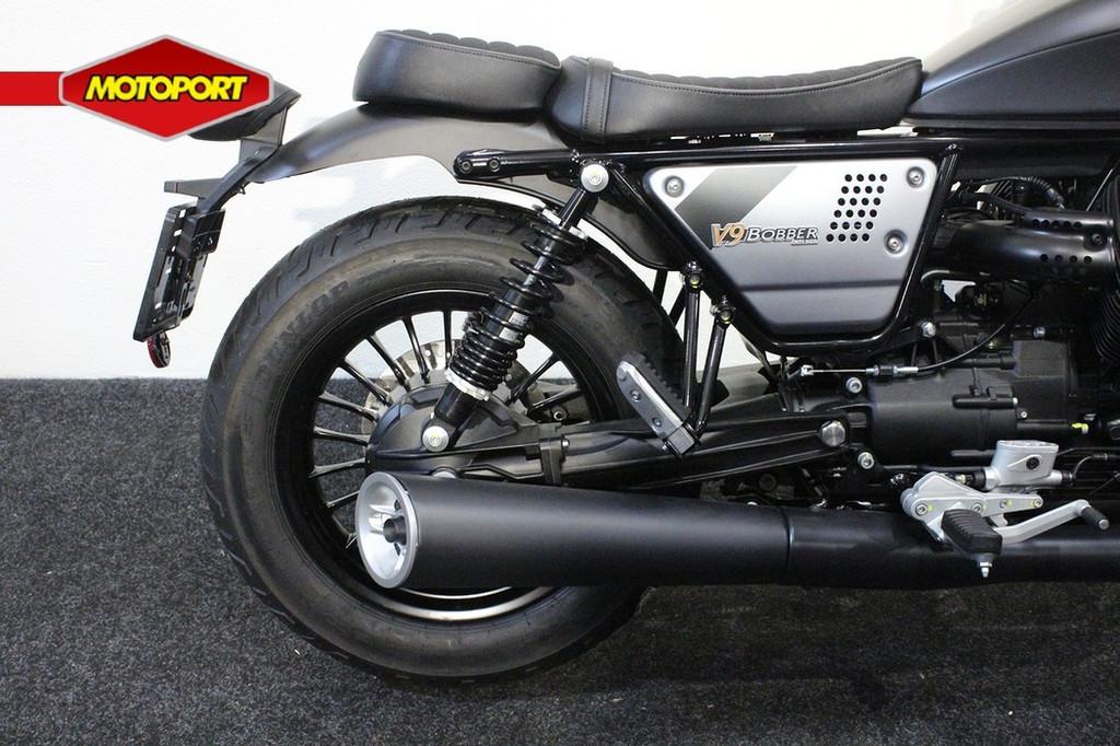 Moto Guzzi V9 BOBBER SE - foto 3