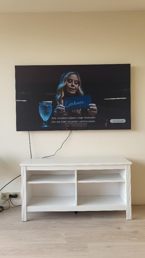 Gratis: Stijlvolle tv-meubel (wit), Ophalen, 100 tot 150 cm, Zo goed als nieuw, Elegant