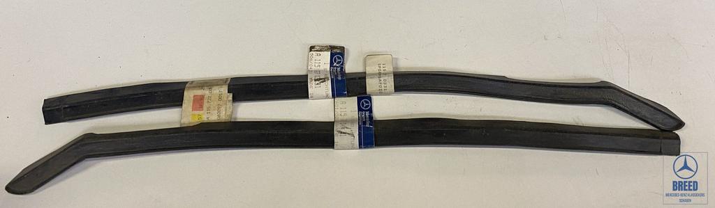 NOS B-stijlrubbers L+R voor Mercedes-Benz W114 coupé, -, Nieuw, Ophalen of Verzenden, -