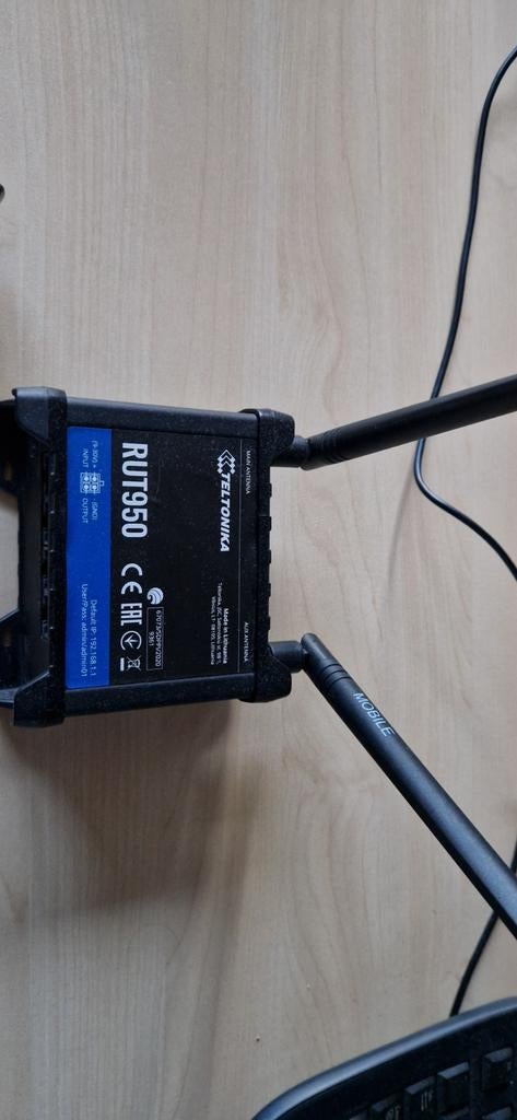 Teltonika RUT950 router, Computers en Software, Routers en Modems, Ophalen of Verzenden, Zo goed als nieuw, Router met modem, Teltonika