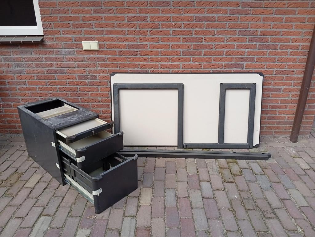 Bureau met ladekast, Huis en Inrichting, Bureaus, Ophalen, Gebruikt