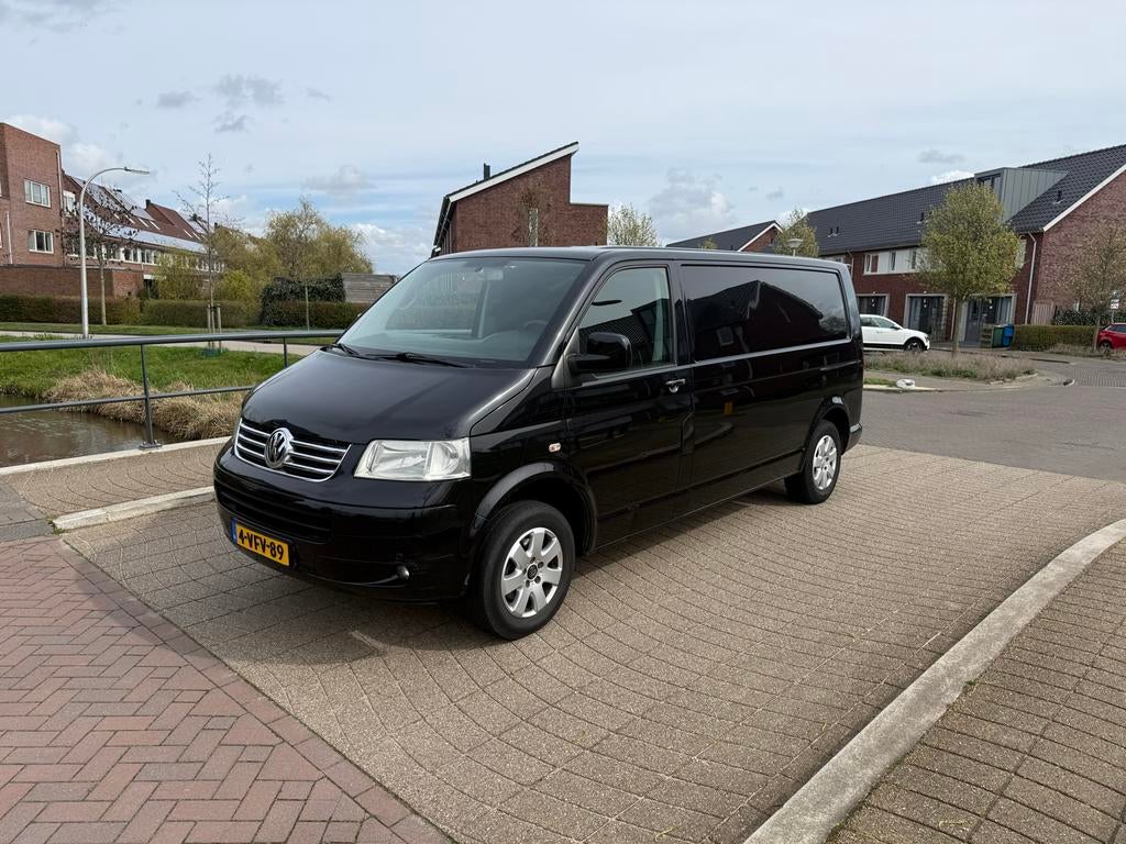 Volkswagen Transporter Bestel 2.5 D 96KW AUT 2010, Auto's, Bestelauto's, Volkswagen, 2500 kg, Zwart, Bruin