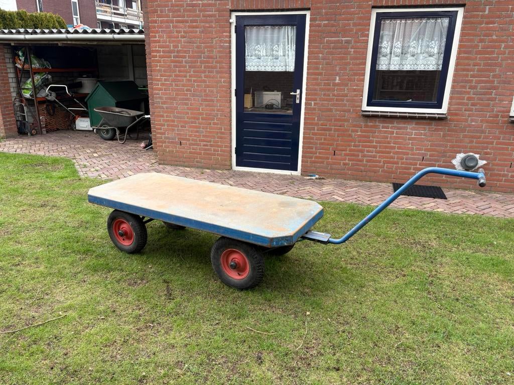 Transportkar, platte kar van overtoom, Ophalen