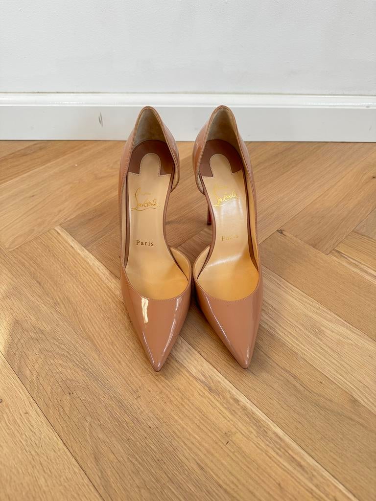 Christian Louboutin Iriza Pumps – 38,5, Ophalen of Verzenden, Zo goed als nieuw, Beige
