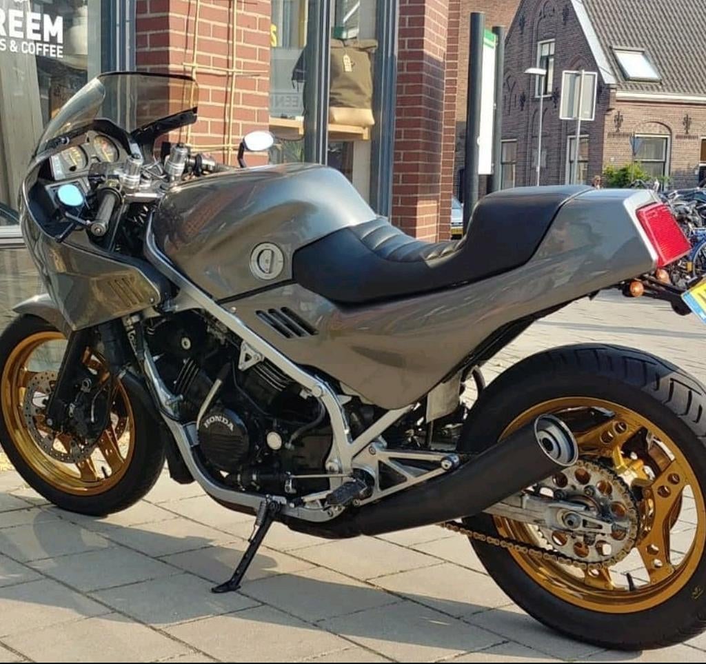 Honda VF1000F2 Restomod 1990, Motoren, Stijn@rower-bikeshop.nl, Rower Bikeshop, 4 cilinders, Motorrijbewijs A