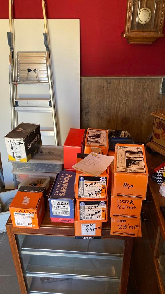 Spit schietnagels diverse, Doe-het-zelf en Verbouw, Gereedschap | Handgereedschap, Ophalen, Nieuw