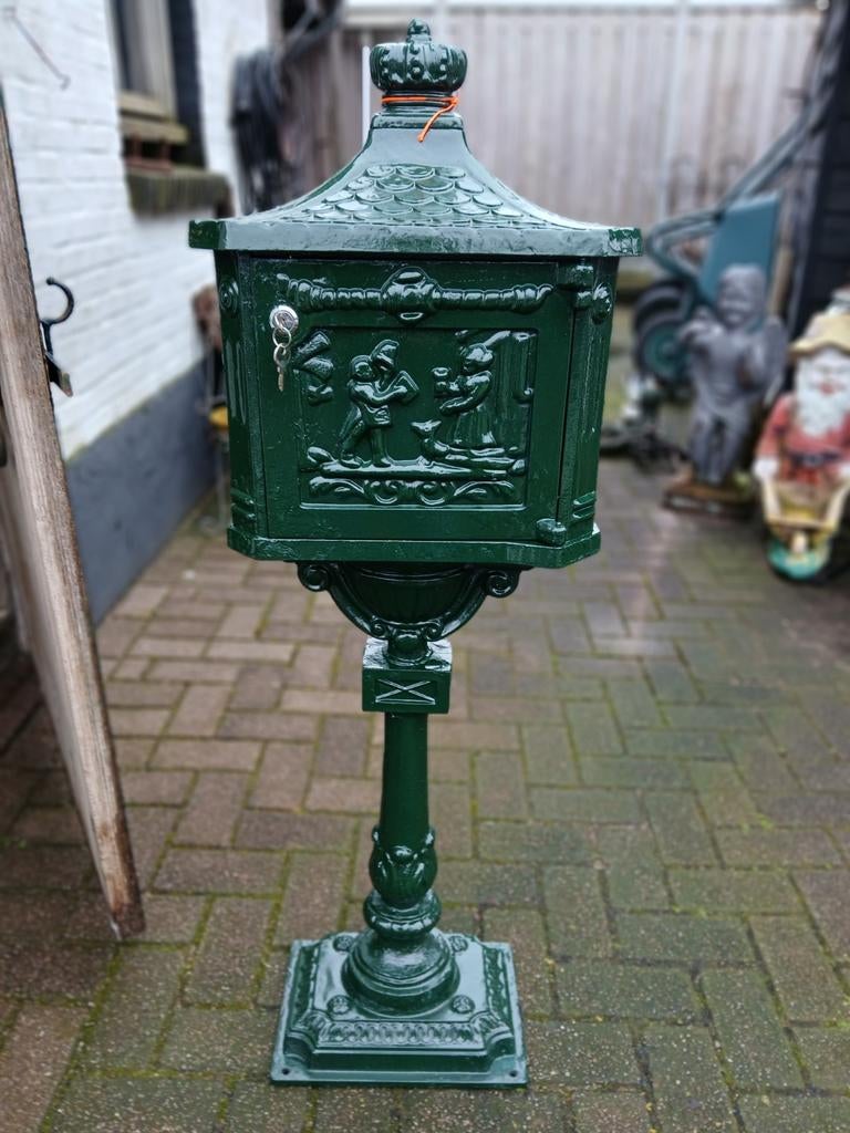 Engelse brievenbus, Ophalen