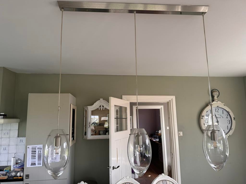 Moderne hanglamp met 3 glazen kappen, Ophalen, Gebruikt, Glas, 75 cm of meer