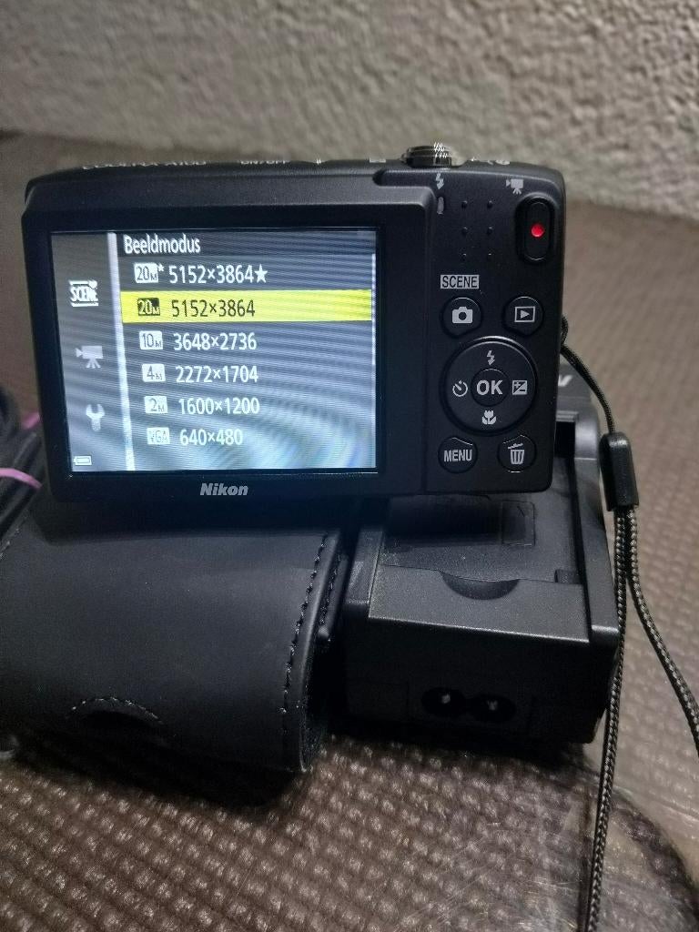 Nikon Coolpix A100 Digitale Compact Camera - Zilver, Ophalen, Compact, Zo goed als nieuw, Nikon